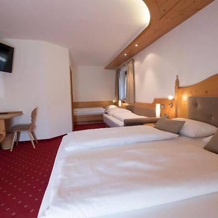 Garni Alba Bed & Breakfast Ortisei Exterior photo